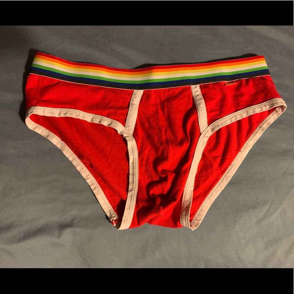 RED BRIEF